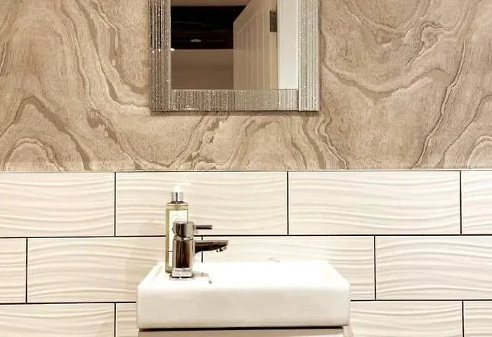 Montgomery Lovely 3 Bedroom With Private Garden In Centre * إدنبرة