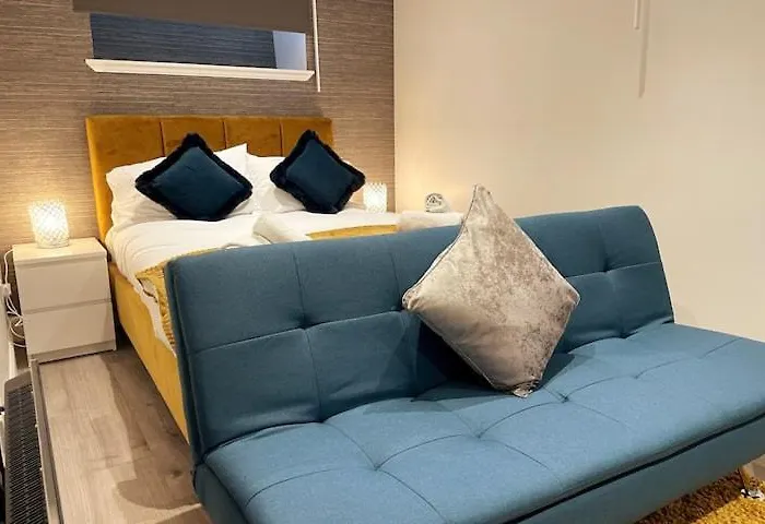 Montgomery Lovely 3 Bedroom With Private Garden In Centre * Edinburgh
