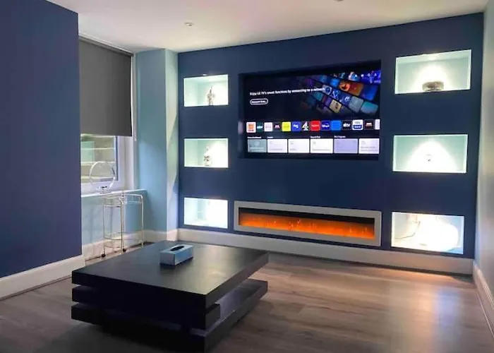 Montgomery Lovely 3 Bedroom With Private Garden In Centre شقة