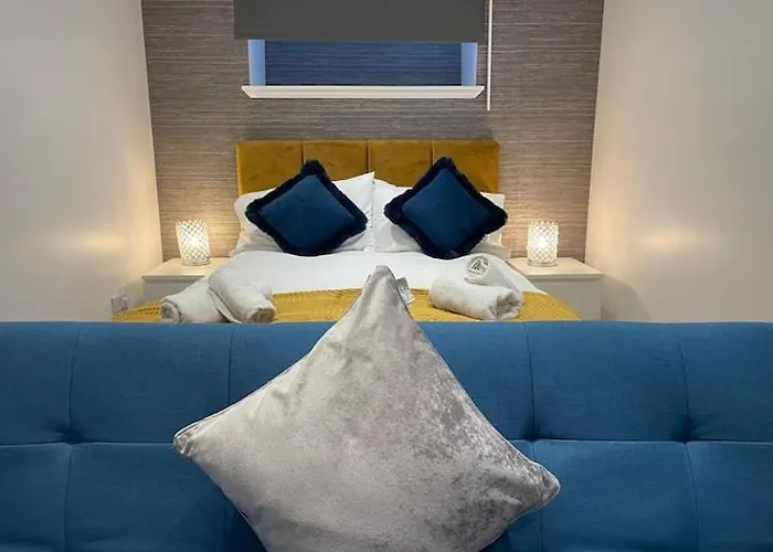 Montgomery Lovely 3 Bedroom With Private Garden In Centre