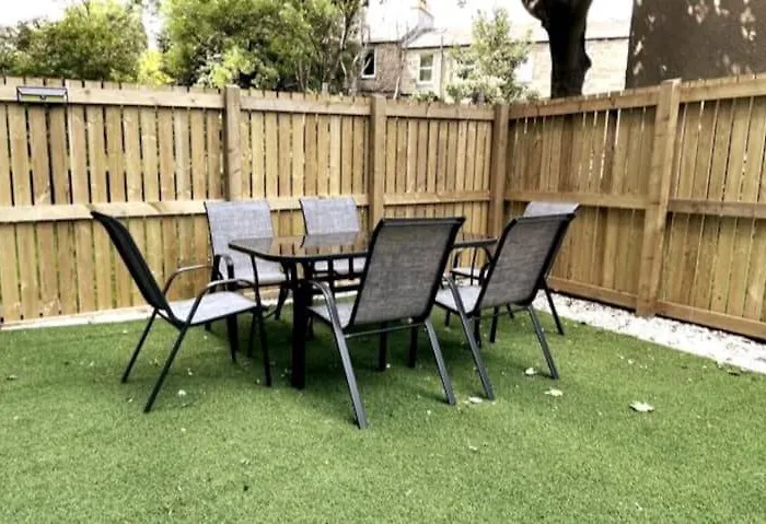 شقة Montgomery Lovely 3 Bedroom With Private Garden In Centre *