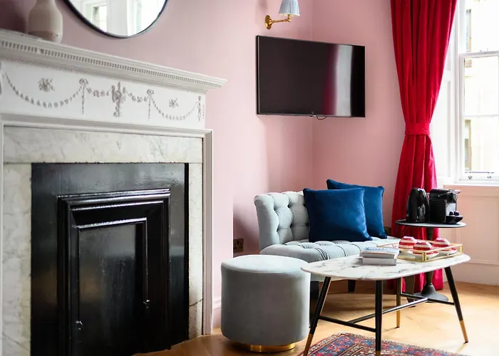 Queen Charlotte 3* Edinburgh