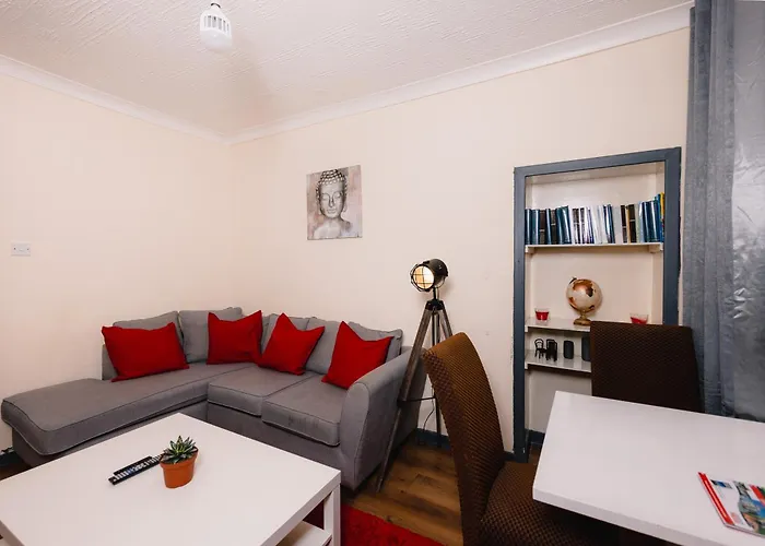 Cozy Old Town 4 Bedrm Daire