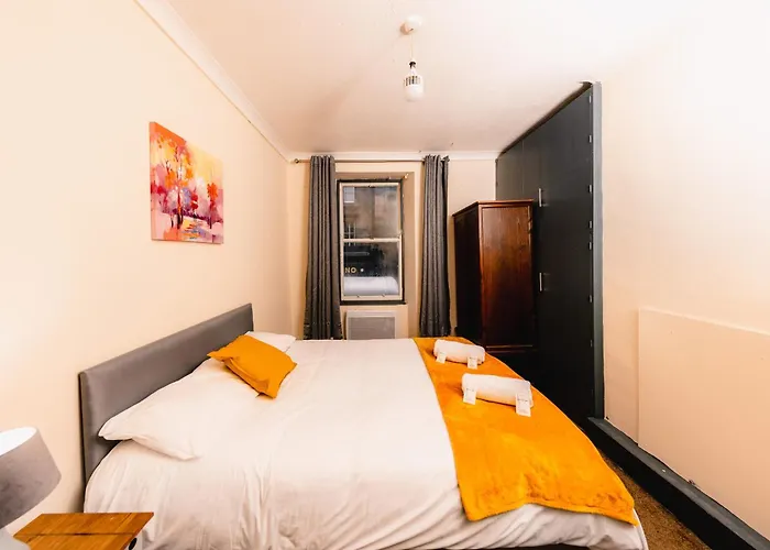 Cozy Old Town 4 Bedrm אדינבורו