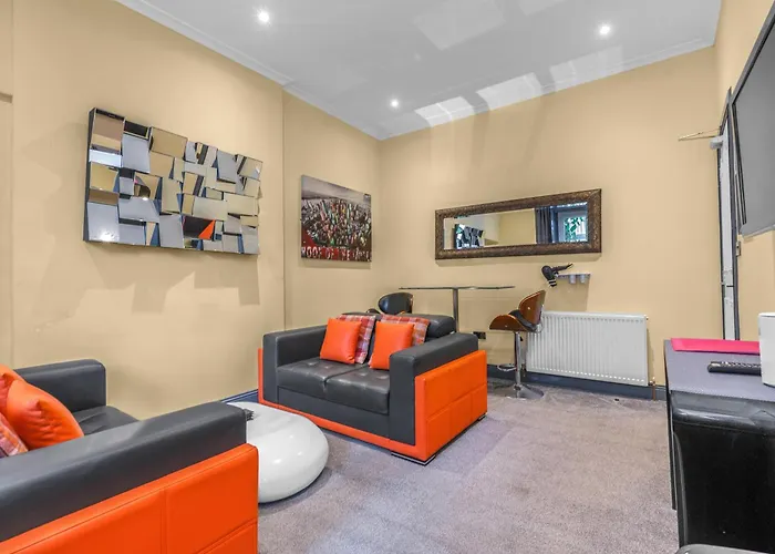 Cosy Modern Centre Flat *