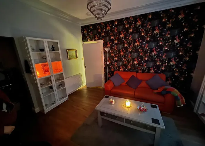 Appartamento Two Bedroom With Free Side Street Parking 24 Edimburgo