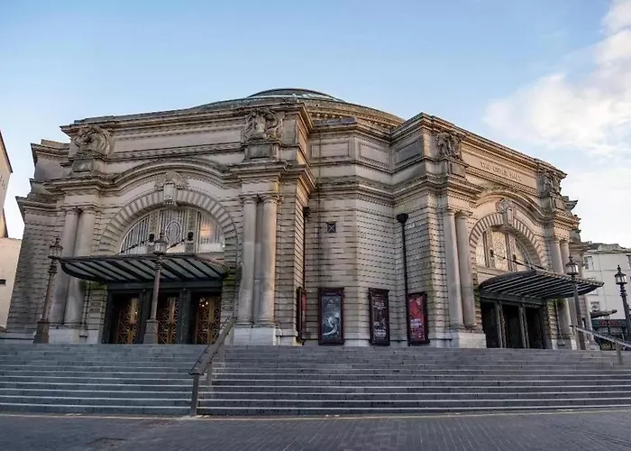 Apartment 1 Bedrooms Flat In Haymarket, Heart Of Flat Sleeps 4 ,