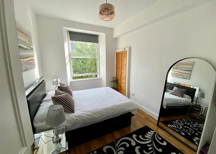 דירה Traveller Award Winner 2024 - With 3 Beds אדינבורו