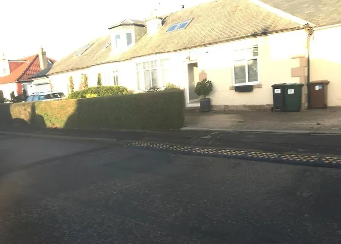 Ultra Stylish Furnished In Semesterbostad