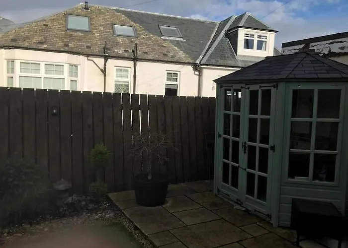 Ultra Stylish Furnished In Semesterbostad *