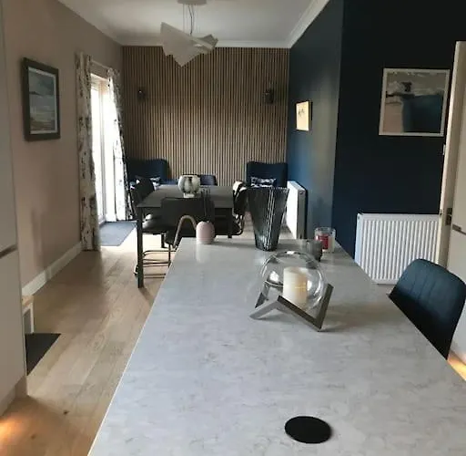 Ultra Stylish Furnished In * Edinburg