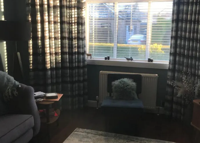 Ultra Stylish Furnished In Semesterbostad Edinburg