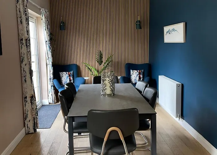 Semesterbostad Ultra Stylish Furnished In