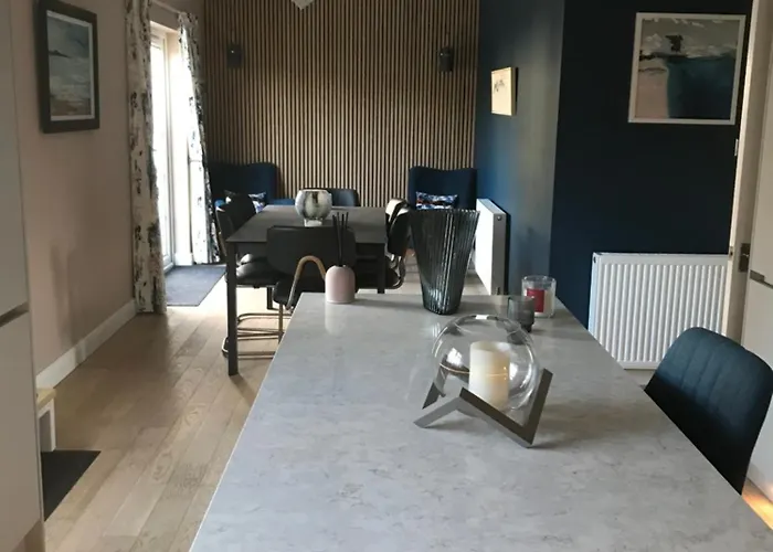 Semesterbostad Ultra Stylish Furnished In Edinburg