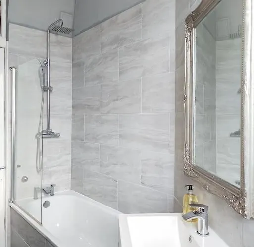 דירה Beautiful Georgian New Town 2 Bed אדינבורו