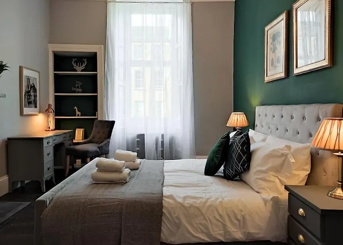 Beautiful Georgian New Town 2 Bed דירה