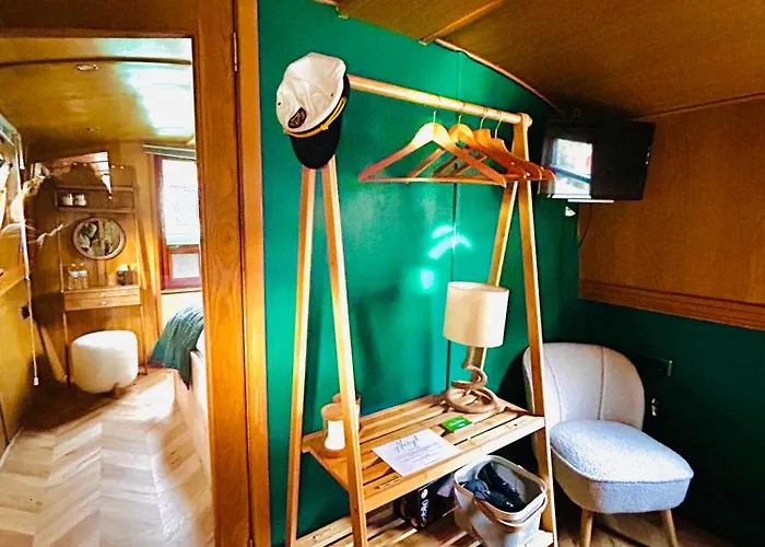 - Houseboats Ботель Эдинбург