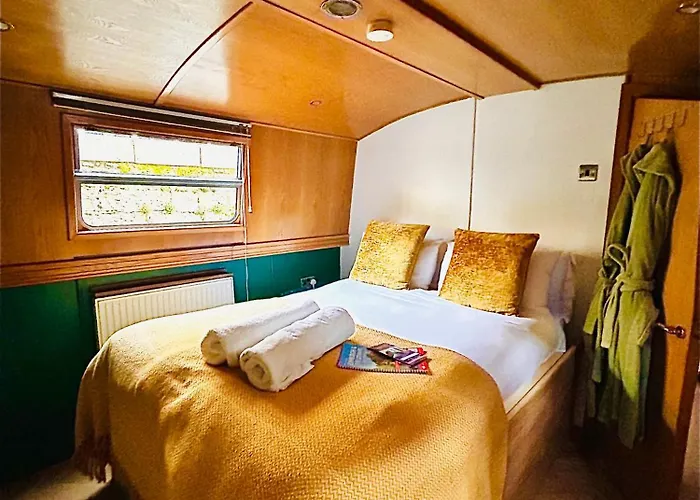 - Houseboats Ботель Эдинбург
