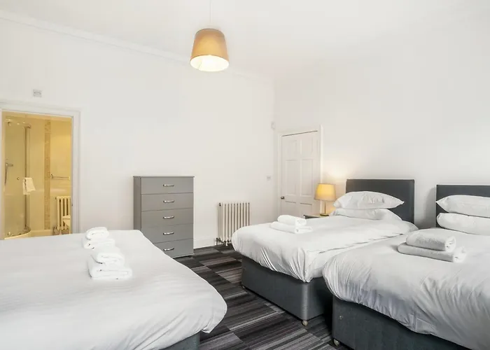 The Place 4* Эдинбург