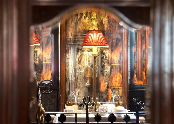 Hotel The Witchery 5*