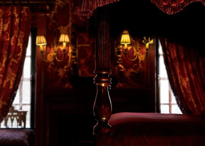 The Witchery Hotel 5*
