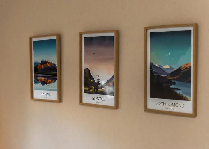 Cosy Roseburn Apartment, - 2 Bedrooms, Free Parking *