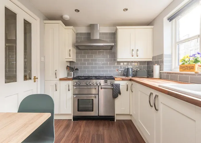 Cosy Roseburn Apartment, - 2 Bedrooms, Free Parking Edimburgo