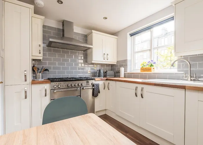 아파트 Cosy Roseburn Apartment, - 2 Bedrooms, Free Parking