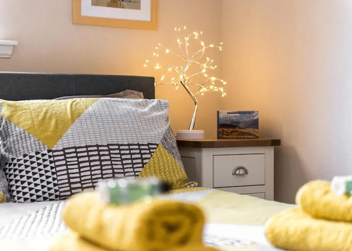 Cosy Roseburn Apartment, - 2 Bedrooms, Free Parking *