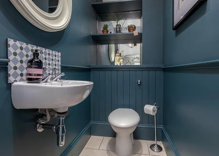 Stylish Victorian Apartment's Close To The Botanical Gardens, Free Parking! * Edinburg