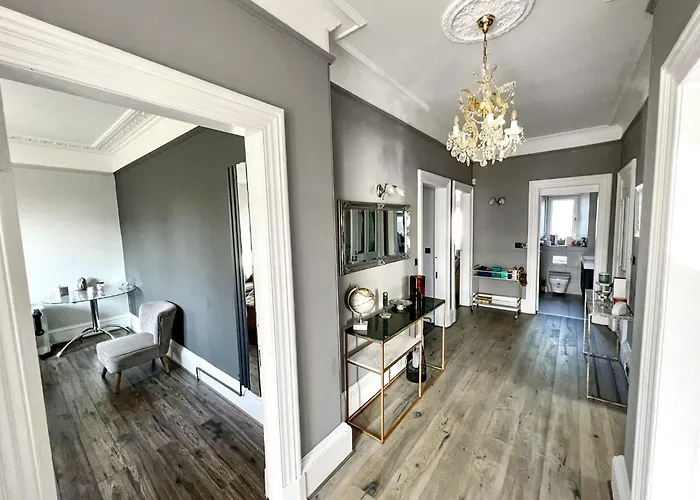 Immanuel House - Modern Luxury Victorian 1872 - Free Parking & Superfast Fibre Optic Wifi Edinburgh
