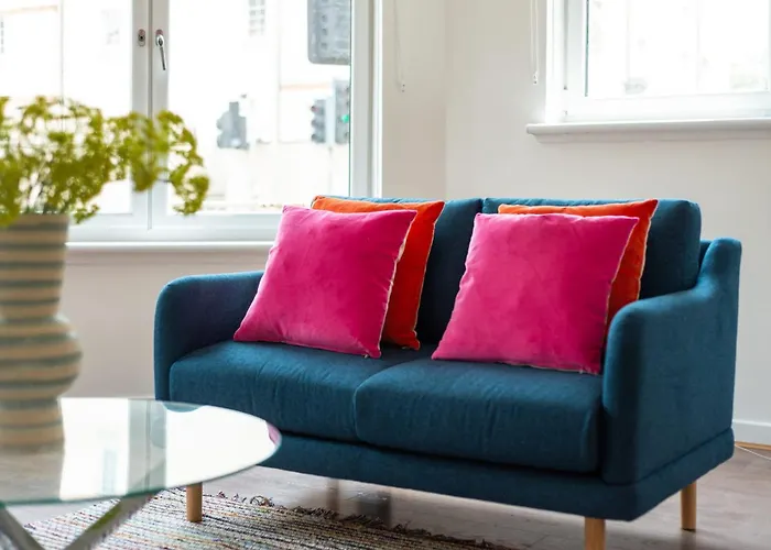 Ground Floor 2 Bed Flat Slateford אדינבורו