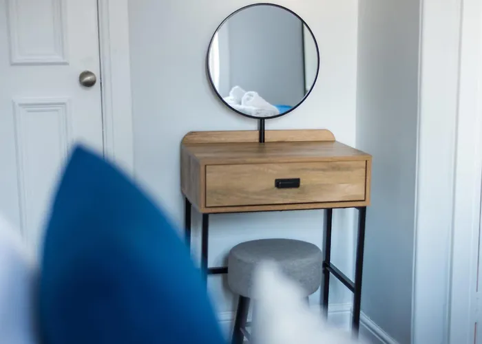 Quiet, 2 Bedroom Royal Mile Gem * Эдинбург