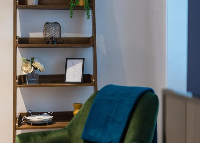Quiet, 2 Bedroom Royal Mile Gem Апартаменты