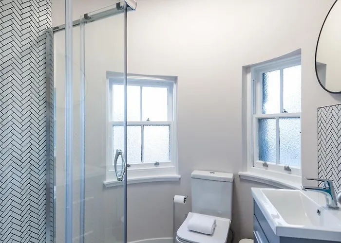 Quiet, 2 Bedroom Royal Mile Gem Апартаменты Эдинбург