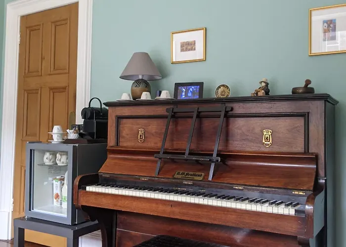 Mccrae's Отель типа 