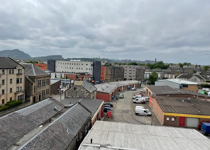 شقة Comfy 2 Bedroom Flat Near City Center *