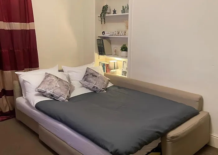 Lejlighed Comfy 2 Bedroom Flat Near City Center *