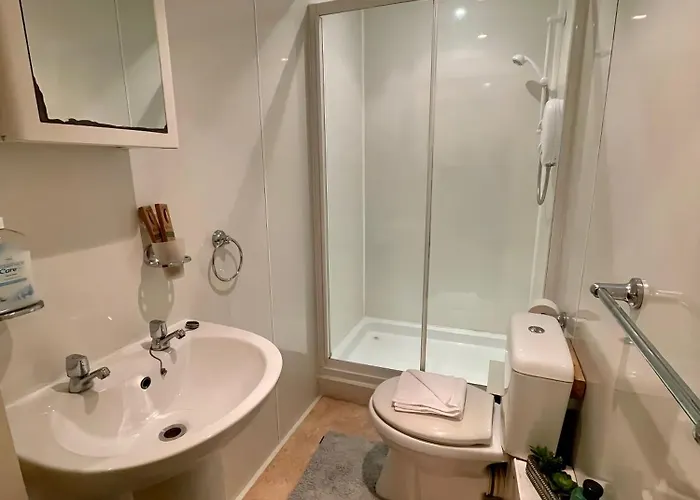 Comfy 2 Bedroom Flat Near City Center * Edinburgh