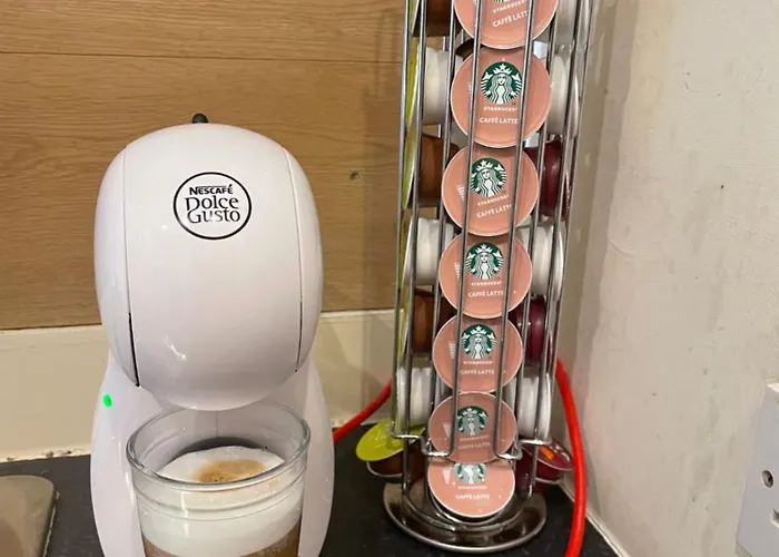 Comfy 2 Bedroom Flat Near City Center