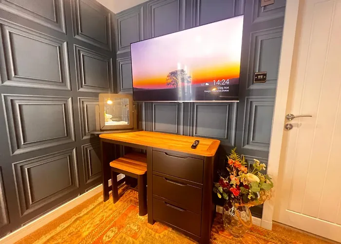 Rosehall Guest house 4*