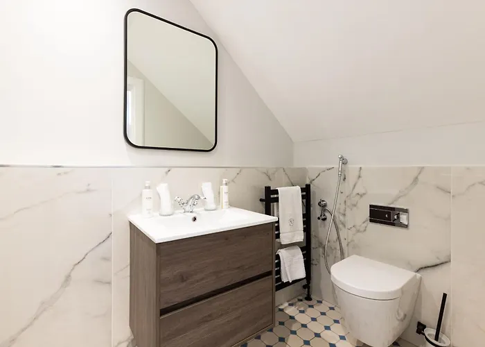 Righ - Luxurious Centre Three Bedroom * Edinburgh