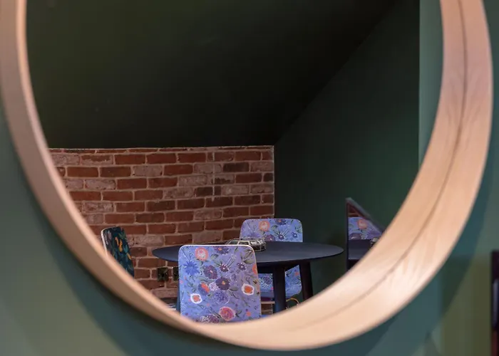 89 The Merchants- Chic By The House Of Danu Edinburgh