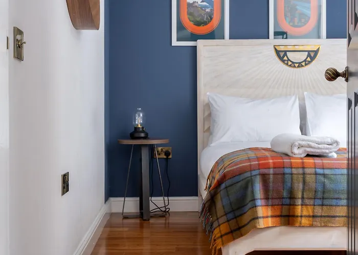 89 The Merchants- Chic By The House Of Danu 4* Edinburgh