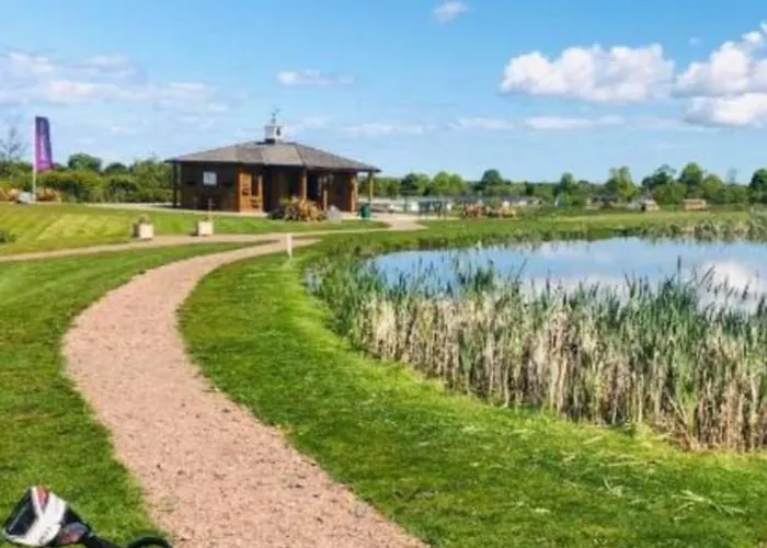 Belfry 2 - Luxury Spacious Family Caravan Campsite *