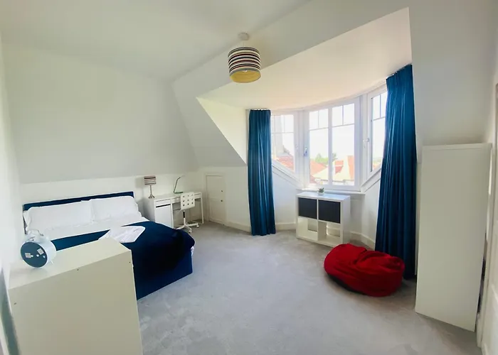 Villa Gorgeous Family 15 Mins From Centre *