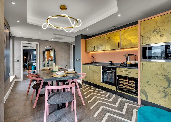 Roomzzz Appart hôtel 4*