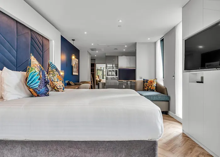 Roomzzz 4* 爱丁堡