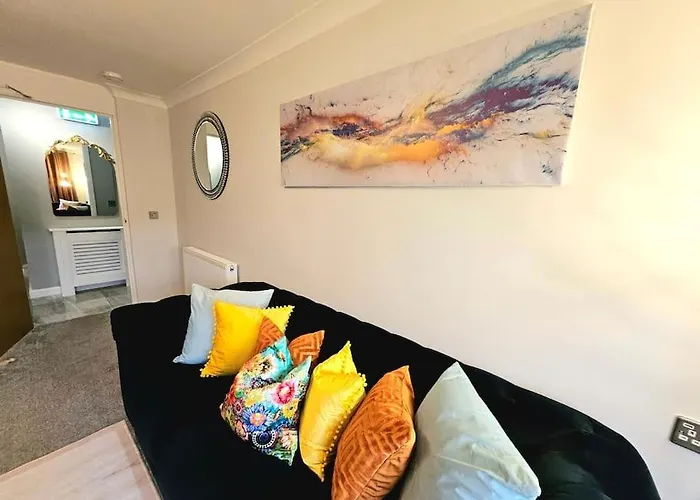 Lovely 3 Bedroom By Sensational Short Lets & Service With 6 Beds Appartement Édimbourg