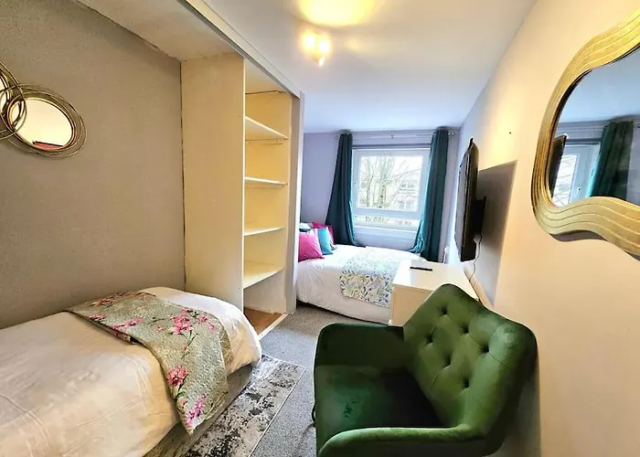 Lovely 3 Bedroom By Sensational Short Lets & Service With 6 Beds Appartement